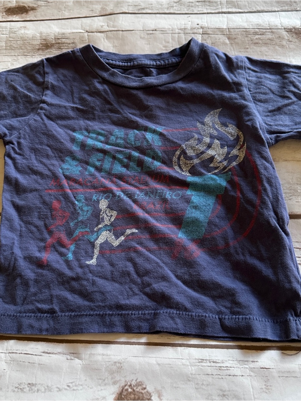 Peek track tee